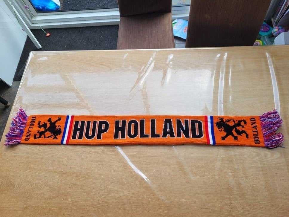 WK voetbal Oranje Hup Holland Sjaal WK voetbal Nederland, Verzamelen, Sportartikelen en Voetbal, Ophalen of Verzenden, Zo goed als nieuw