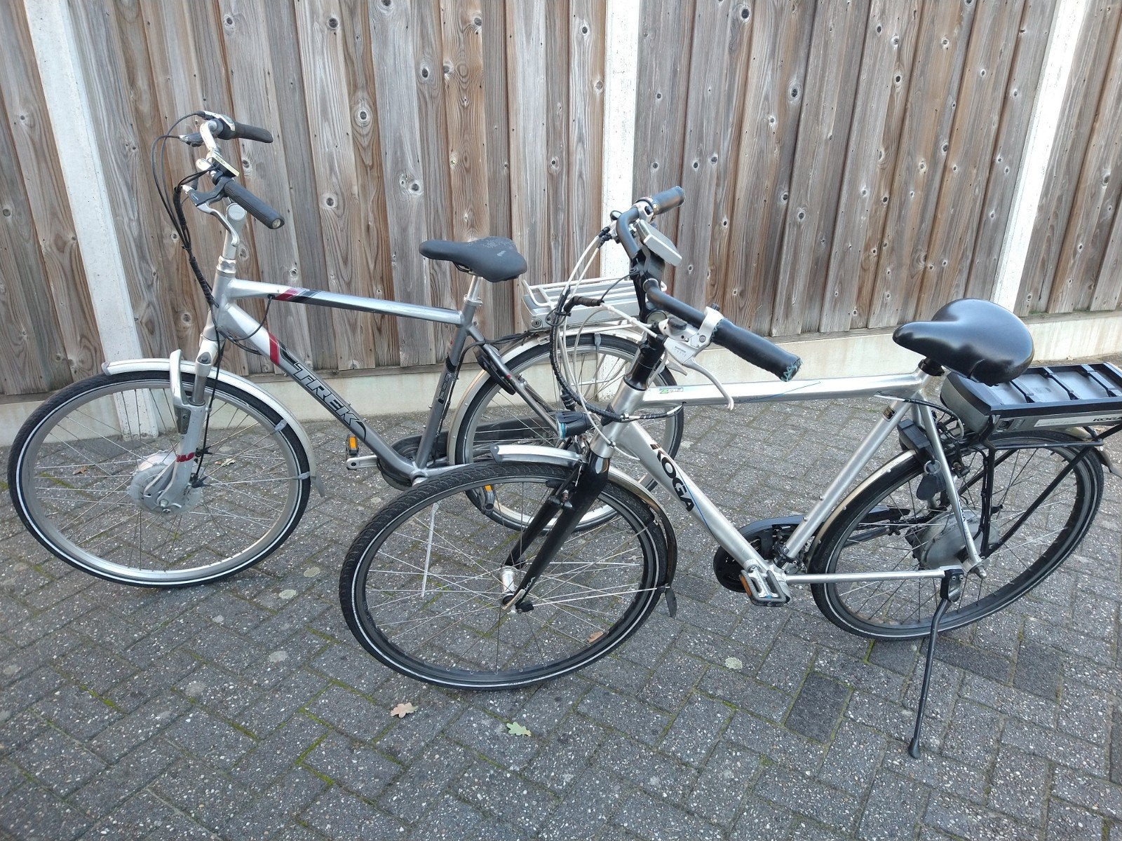 Twee elektrische fietsen opknappers of voor onderdelen., Ophalen, Gebruikt, Overige merken
