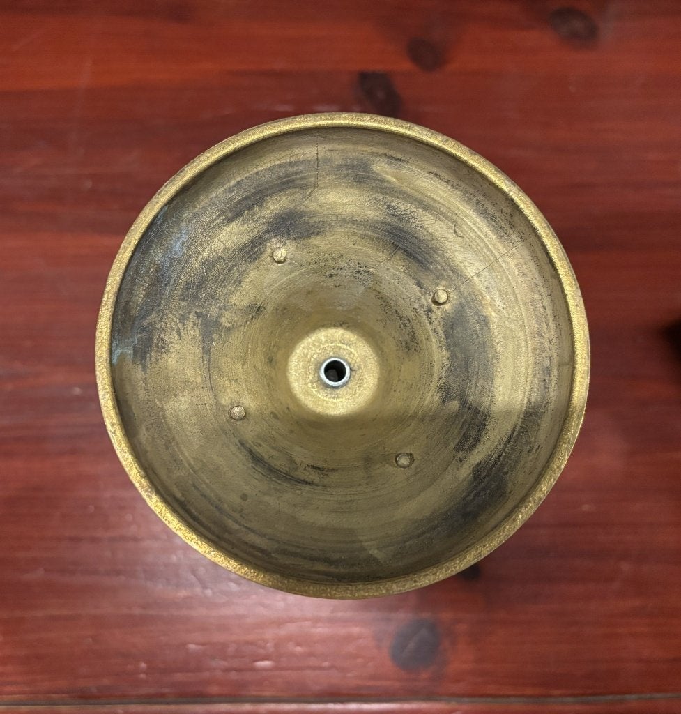Paar messing kandelaars, klassiek model op ronde voet, Ophalen of Verzenden, Koper of Brons
