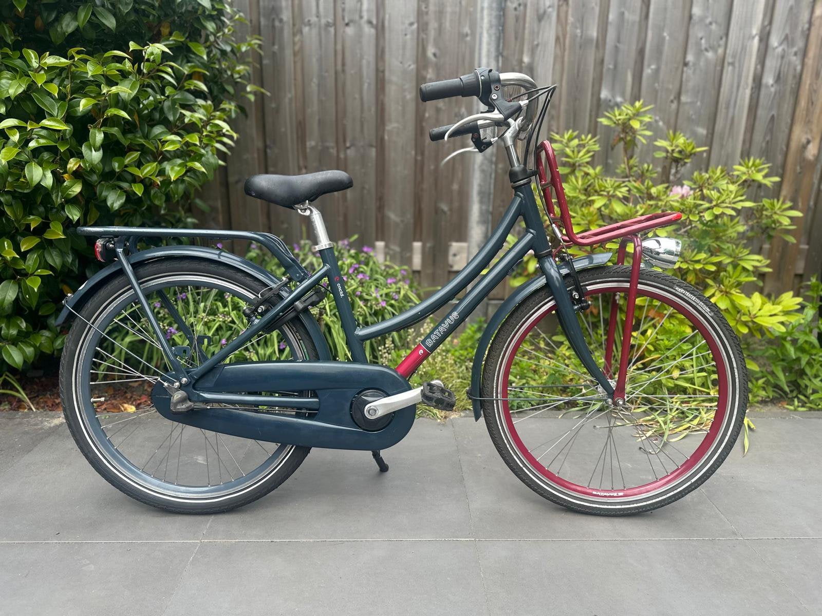 Batavas cnctd 24 inch meisjesfiets 3 versnellingen, Ophalen, Zo goed als nieuw, 24 inch, Handrem