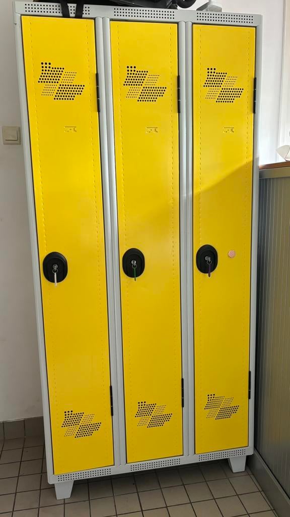 Locker kast met sleutel en hang gedeelte, Ophalen, Gebruikt