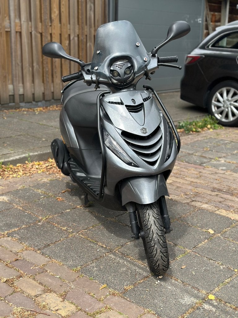 Piaggio zip (met onderhoudsbeurt twv €600), Ophalen, Gebruikt, Overige typen, Piaggio