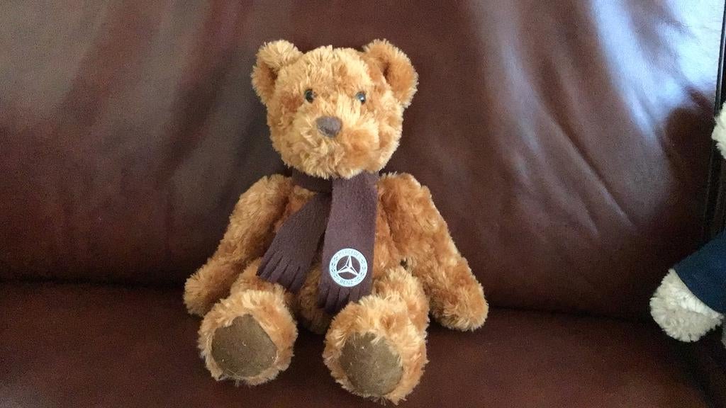 Mercedes Benz Teddy Hermann beer met sjaal, Ophalen of Verzenden
