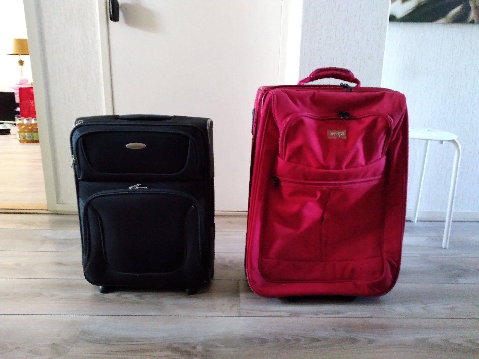 reis koffer 20 euro per stuk, Ophalen, Hard kunststof, 70 cm of meer