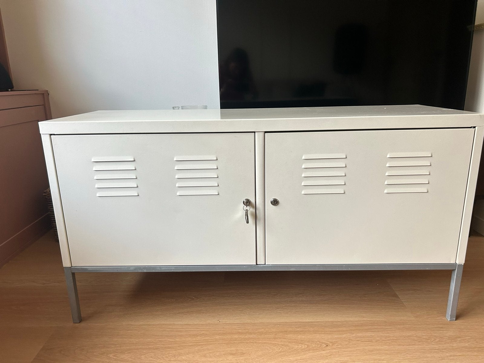 Wit metalen kastje met sleutel ikea, Ophalen, Gebruikt, Metaal