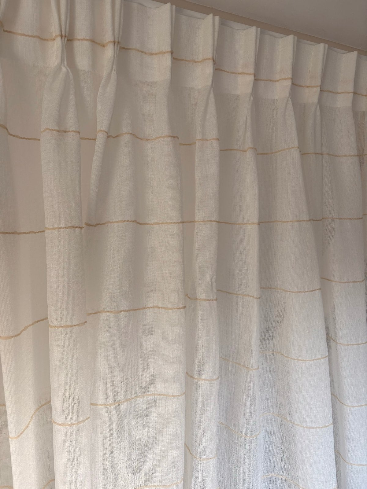 8275 Inbetween Gordijn House of Happiness 180x267cm, Met haken, Overige merken, Wit, Nieuw