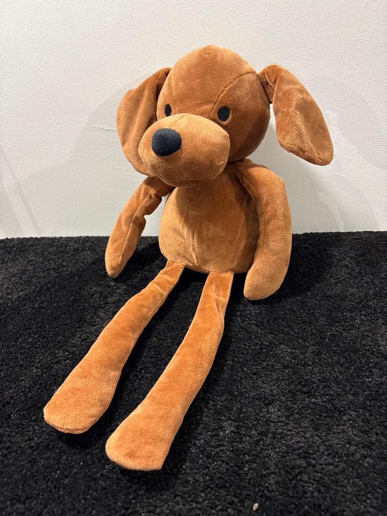 Schattige bruine knuffelhond met lange poten, Kinderen en Baby's, Speelgoed | Knuffels en Pluche, Zo goed als nieuw, Middelgroot (20 tot 80 cm)