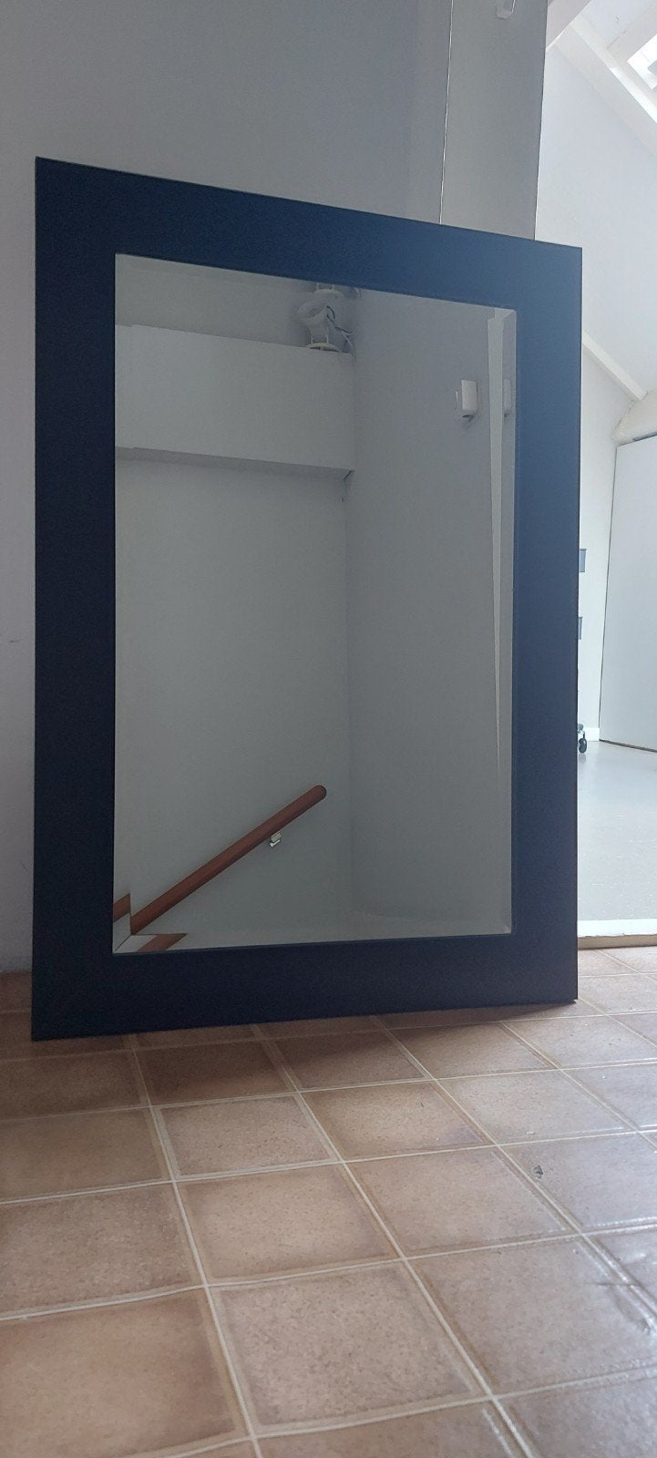 Grote spiegel met donker frame, Ophalen, Gebruikt, 75 tot 100 cm, Minder dan 100 cm