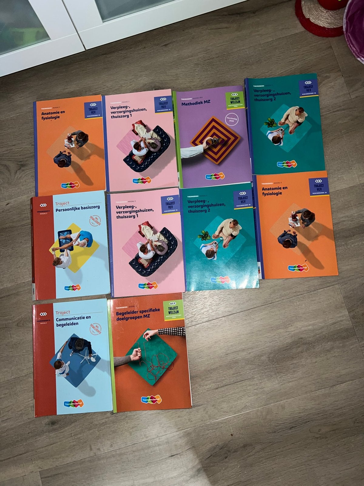 Diverse schoolboeken MBO verzorgende IG, Boeken, Schoolboeken, Ophalen, Gelezen, Overige niveaus, Overige vakken