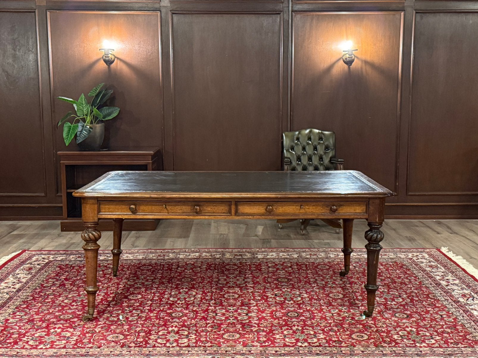 Antiek klassiek Engels bureau (schrijftafel) #686, Huis en Inrichting, Bureaus, Overige typen, Hout, Bruin, Ophalen of Verzenden