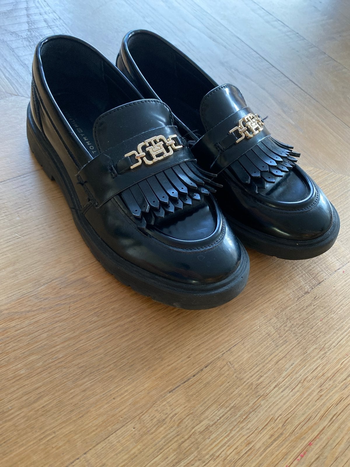 Tommy Hilfiger meisjes instappers mt 34 zwart, Ophalen of Verzenden, Zo goed als nieuw, Meisje, Schoenen