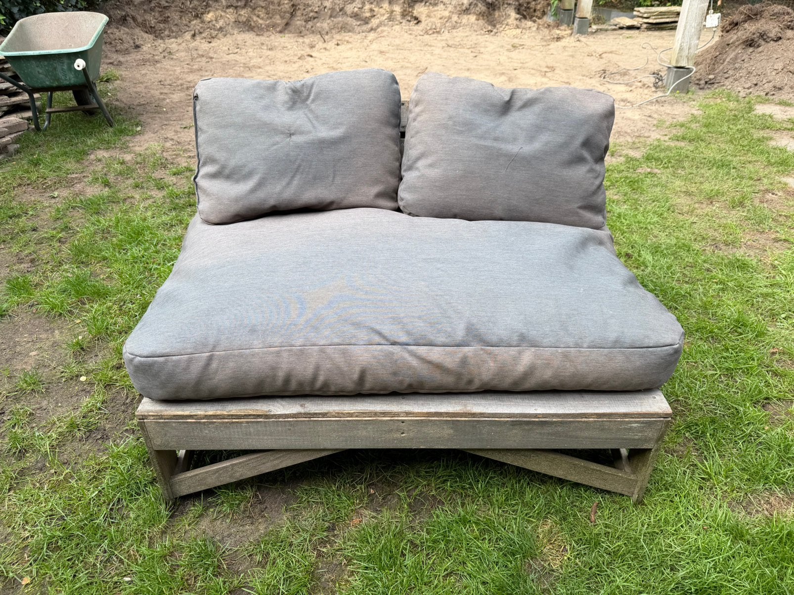 2 persoons houten tuinbankje met kussens, Ophalen, Gebruikt, Hout