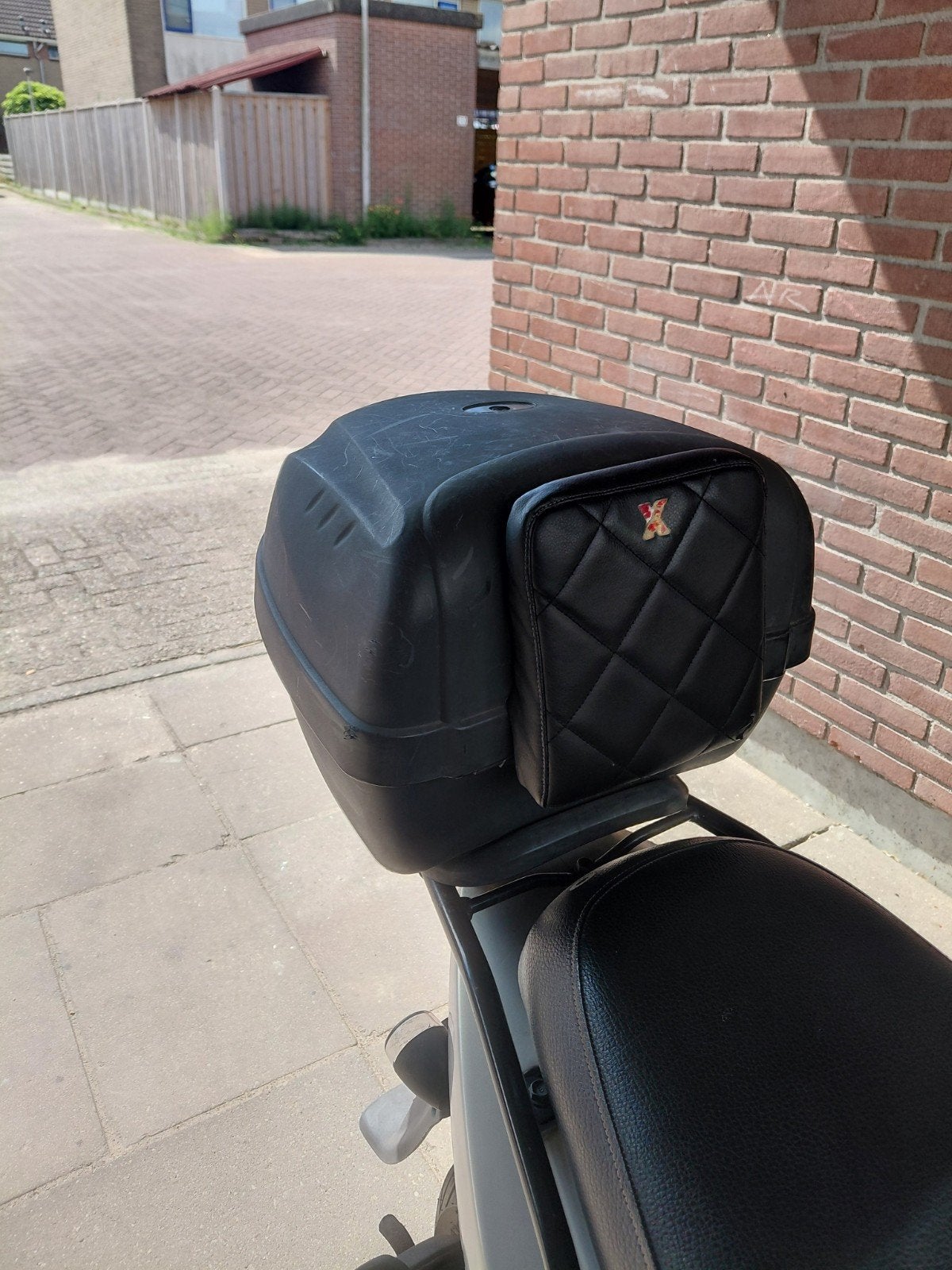 Zwarte Scooter Koffer/Topkoffer, Fietsen en Brommers, Ophalen of Verzenden, Gebruikt, Koffer, Onbekend