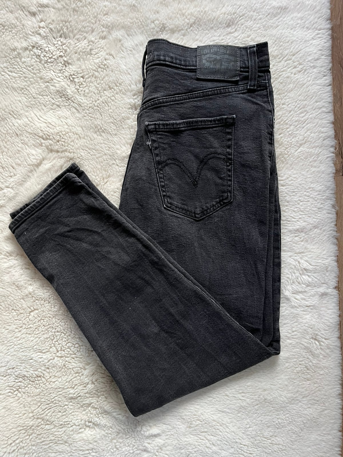 Levi's broek high waisted taper 32/27, Ophalen of Verzenden, Zo goed als nieuw, Grijs, W30 - W32 (confectie 38/40)