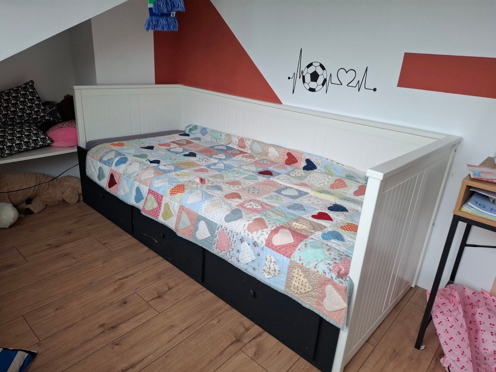 IKEA Hemnes Uitschuifbaar Bed Zwart/Wit, Huis en Inrichting, Slaapkamer | Bedden, Ophalen, Zwart, 200 cm, Hout