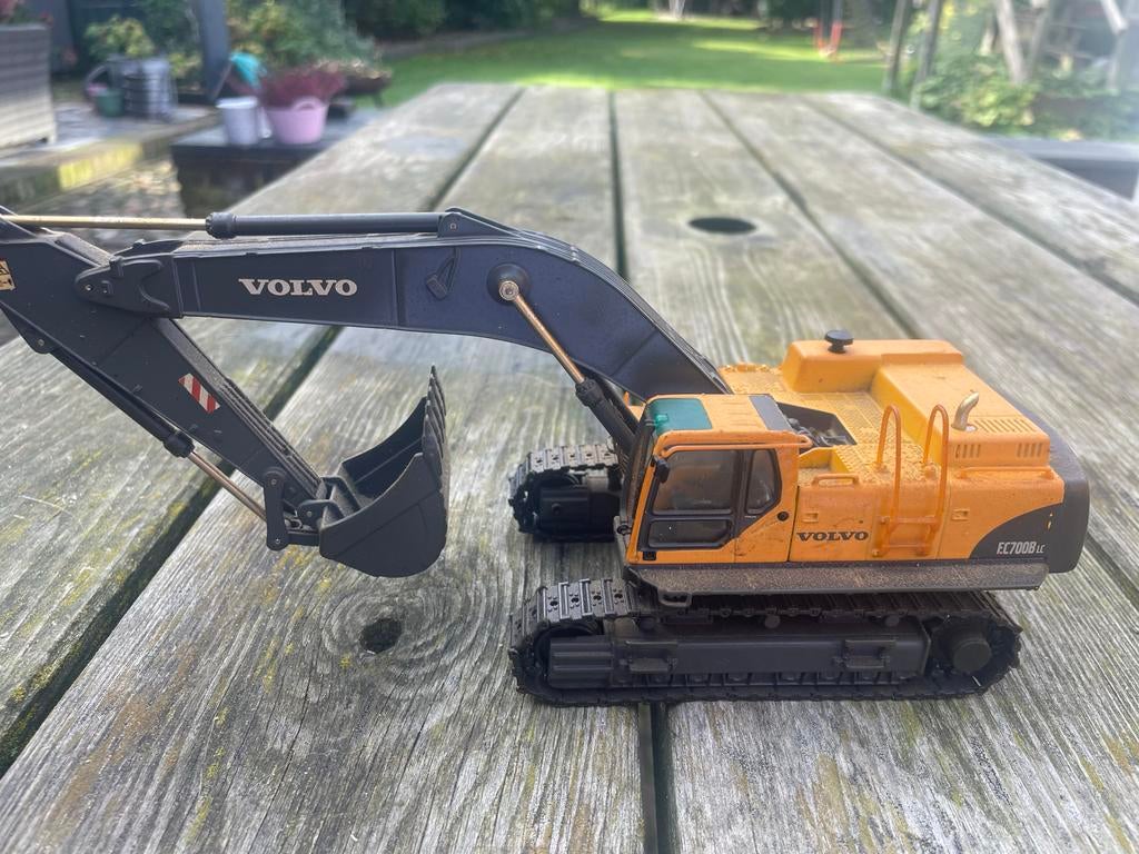 Volvo EC7008 lc 1:50 Graafmachine - Modelbouw Collectie, Ophalen of Verzenden, Gebruikt, Overige typen, Overige merken