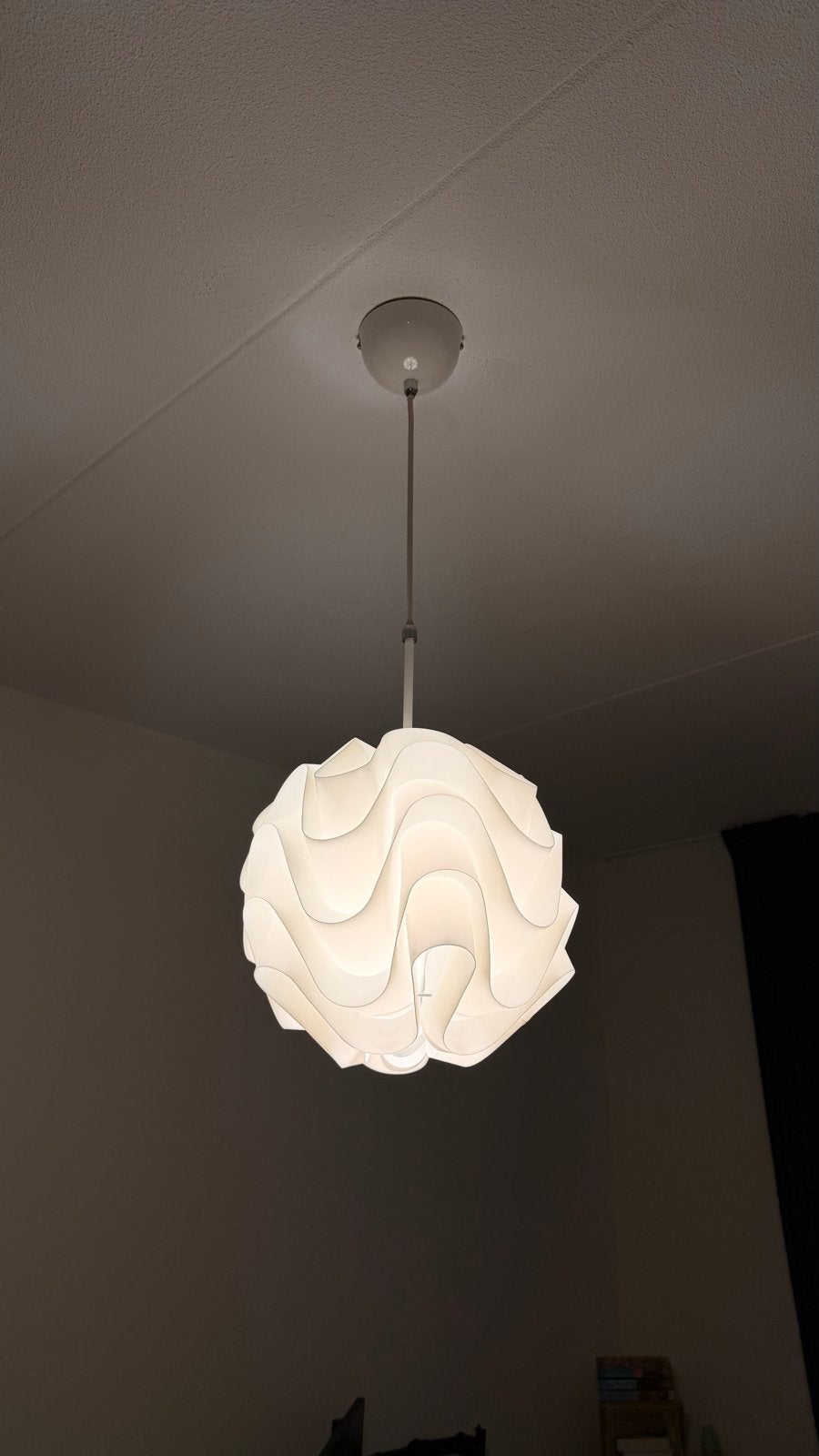 Moderne hanglamp met golvend design, Huis en Inrichting, Ophalen, Zo goed als nieuw, Kunststof, E27 (groot)