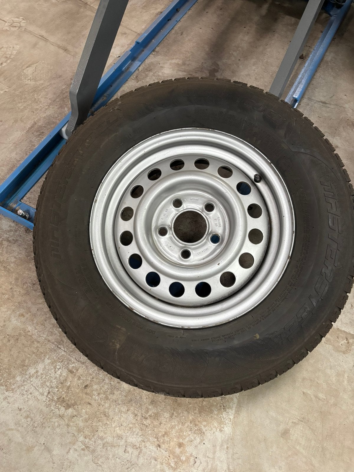 Compleet wiel • 185R14C• 2023 • velg met band, Ophalen, Nieuw