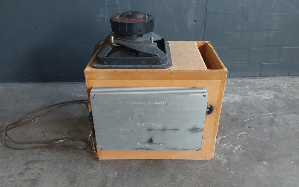 Kicker subwoofer inc versrerker, Auto diversen, Autospeakers, Ophalen