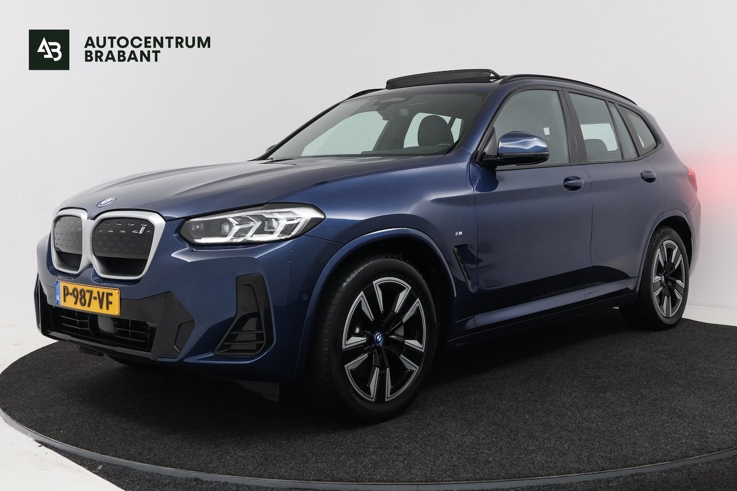 BMW iX3 Executive 80 kWh SOH 100% (PANORAMADAK, CAMERA, SFEE, Automaat, Achterwielaandrijving, Gebruikt, 750 kg