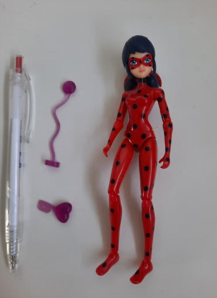 Ladybug miraculous pop met accessoires, Ophalen of Verzenden, Zo goed als nieuw