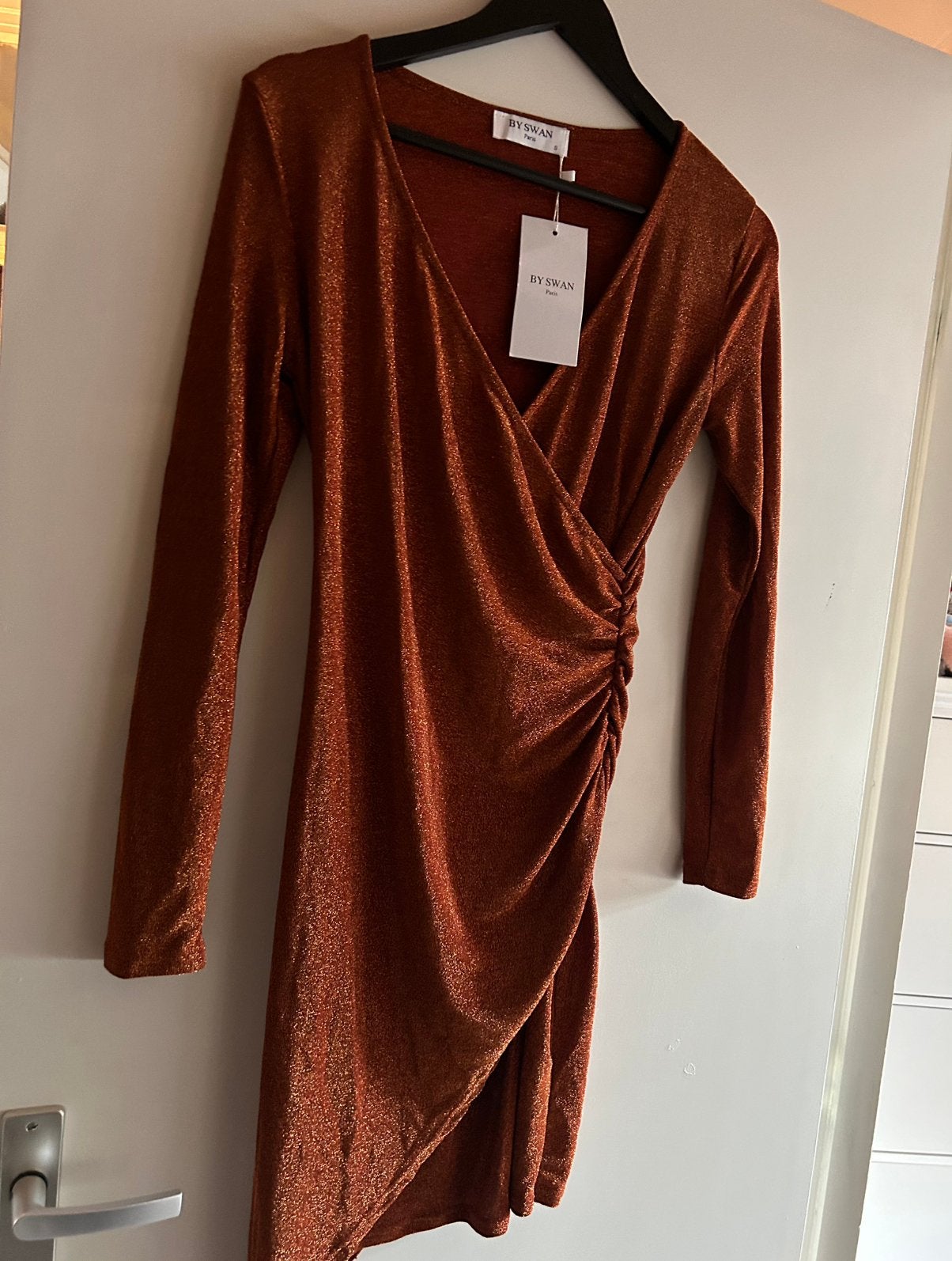 By Swan glitterjurk brons, maat S, Kleding | Dames, Bruin, Nieuw, Ophalen of Verzenden, Maat 36 (S)