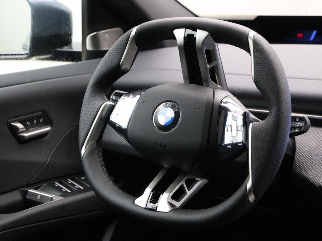 BMW iX3 50 xDrive 113 kWh M Sportpakket (bj 2026, automaat), Auto's, BMW, Automaat, Zwart, Blauw, IX3