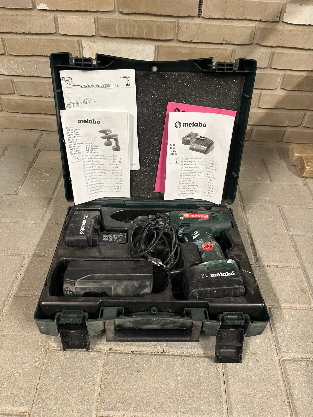 Metabo accuboormachine met lader en 2 accu's, Ophalen, Gebruikt, Variabele snelheid, Boor- en Schroefmachine