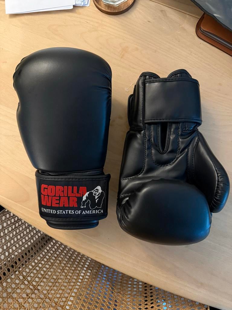 Gorilla Wear MCSOBY Bokshandschoenen - Zwart, 14oz, Ophalen of Verzenden, Zo goed als nieuw, Bokshandschoenen