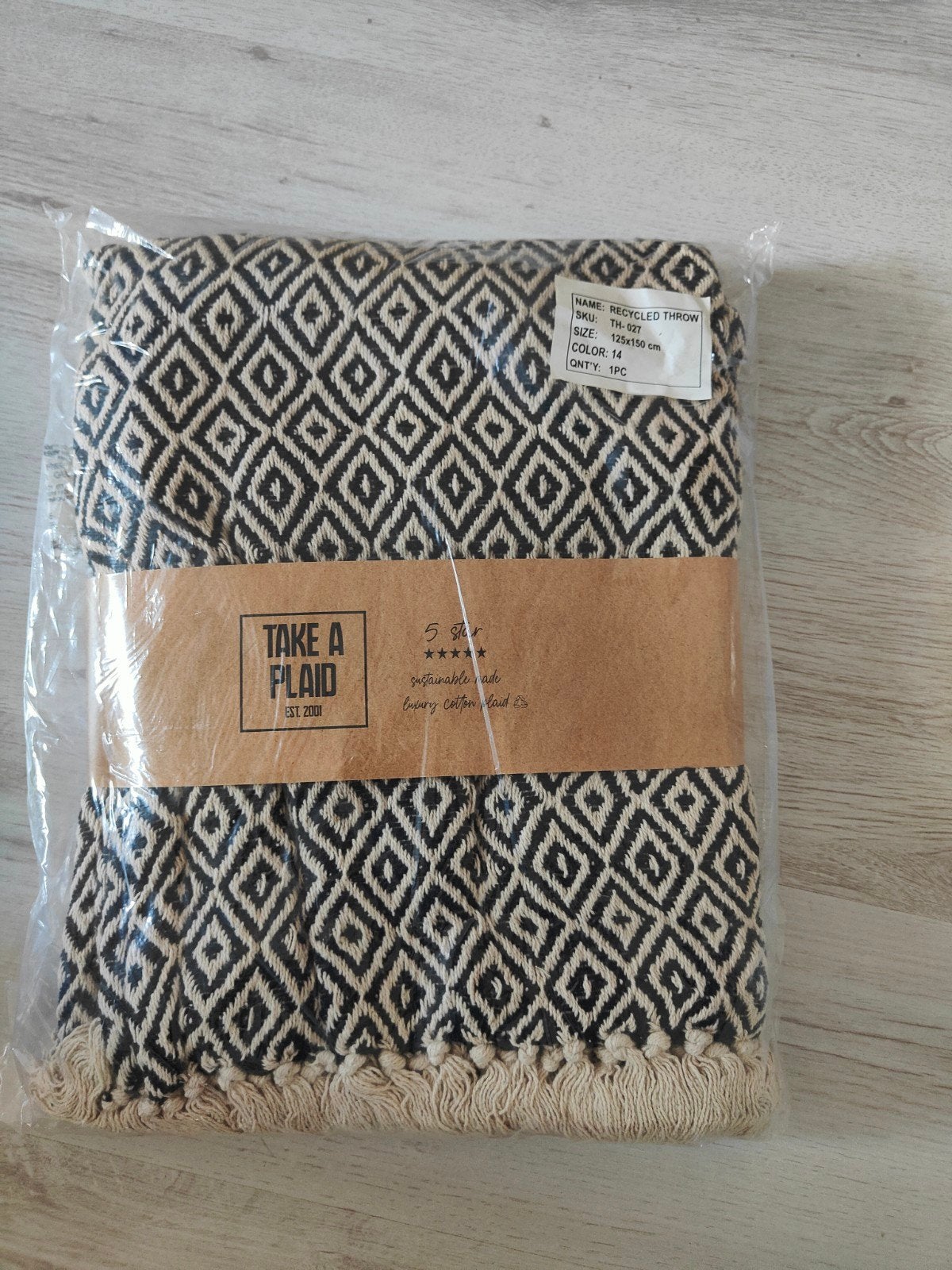Nieuwe Take a Plaid gerecyclede deken met franjes, Met franjes/kwastjes, Nieuw, Ophalen of Verzenden, Plaid