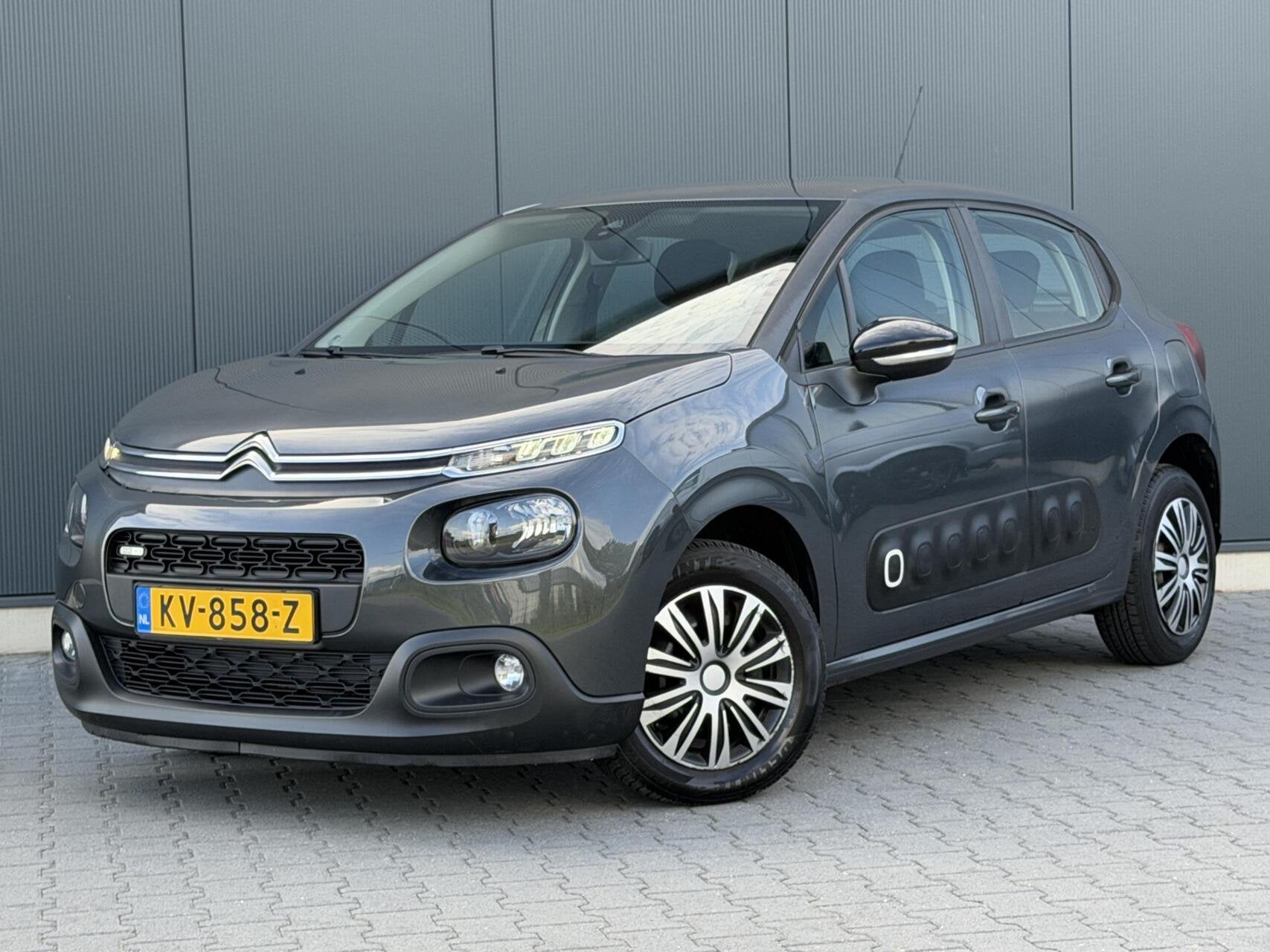 Citroen C3 1.2 PureTech Feel CarPlay - Navi - Climate Contro, Voorwielaandrijving, 1199 cc, 82 pk, 450 kg