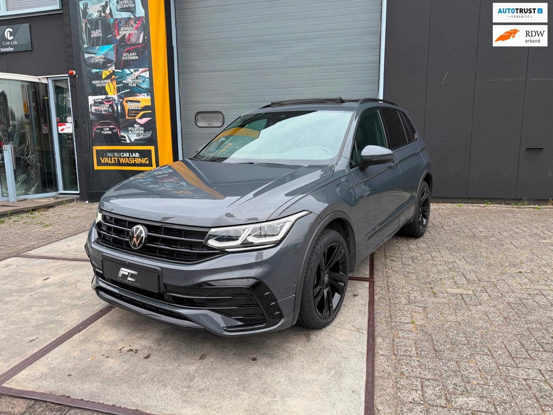 Volkswagen TIGUAN 1.4 TSI eHybrid R-Line Black edition | IQ, 1716 kg, Stof, 4 cilinders, 150 pk