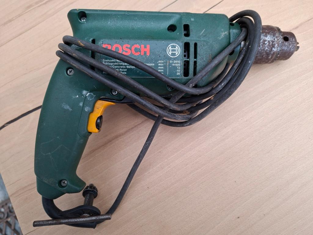 Boormachine  bieden, Doe-het-zelf en Verbouw, Gereedschap | Boormachines, Ophalen, Boormachine