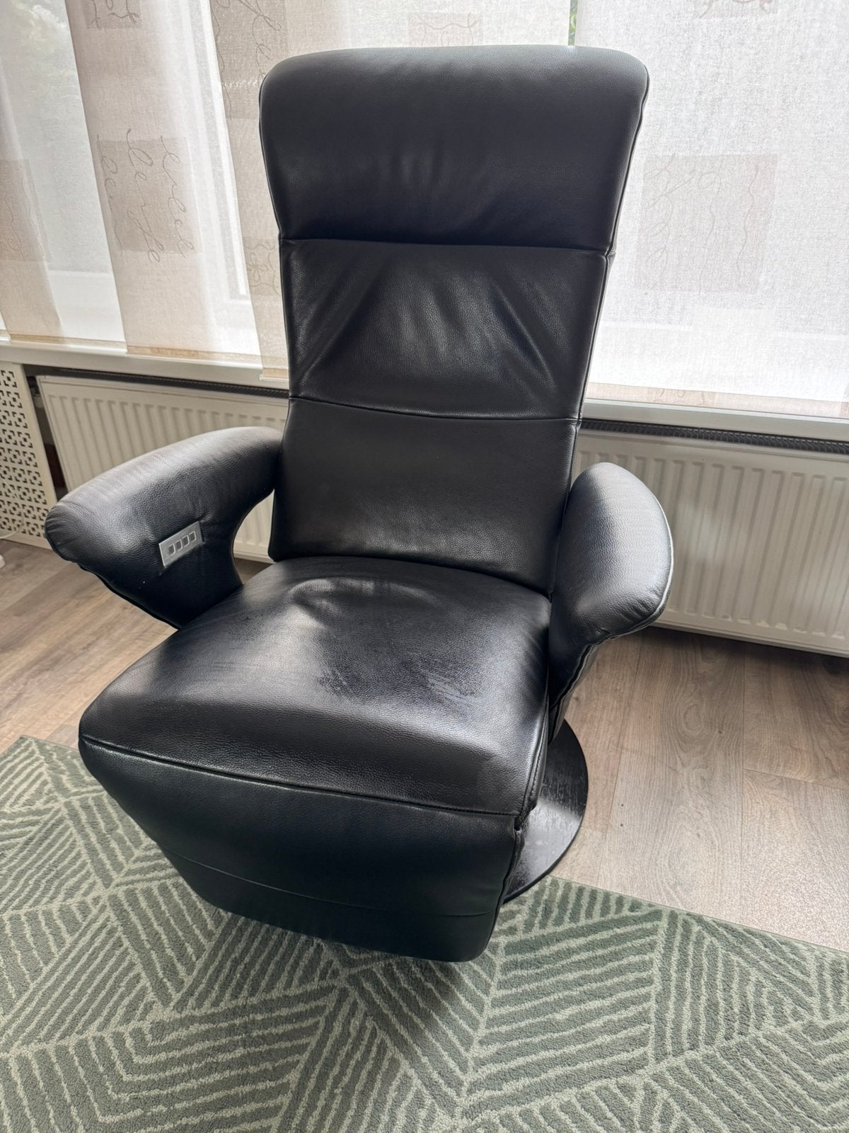 Elektrische relaxstoel zwart leer, Ophalen, Minder dan 75 cm, Leer, Zo goed als nieuw