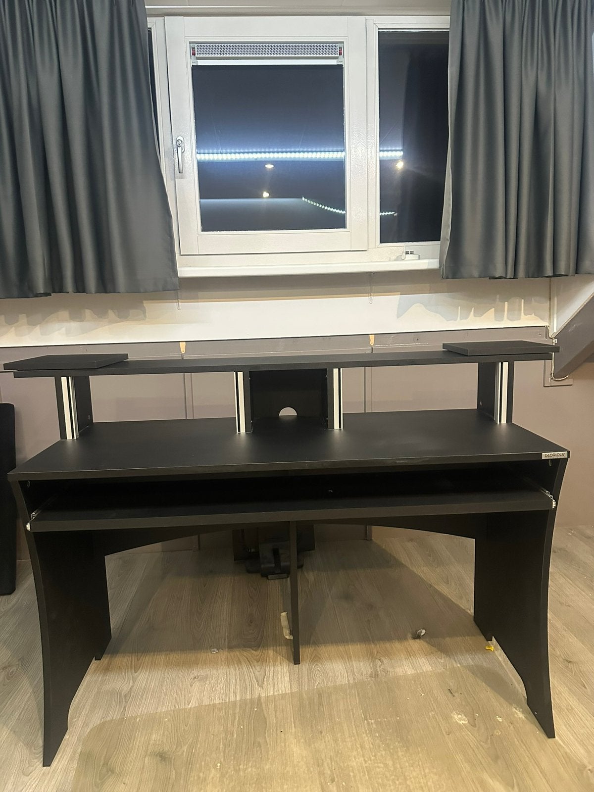 [BIEDEN] Glorious Workbench studiodesk, Ophalen, Zo goed als nieuw