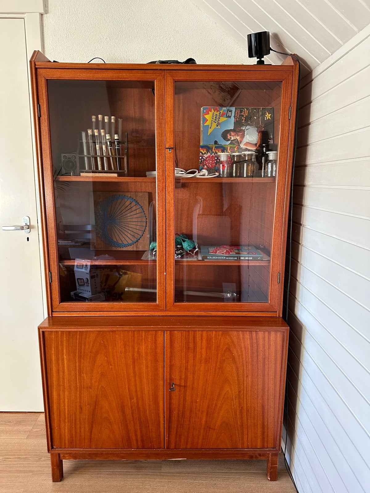Vintage vitrinekast - Jaren '60/'70 stijl, Ophalen, Gebruikt, 50 tot 100 cm, 150 tot 200 cm