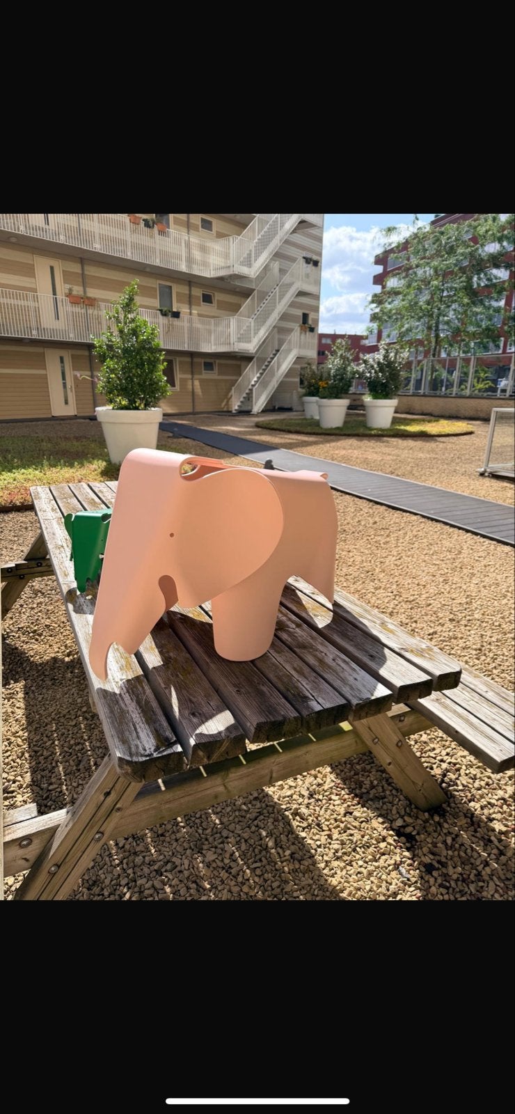 Vitra Eames Elephant (roze en groen), Ophalen, Zo goed als nieuw, Jongen of Meisje