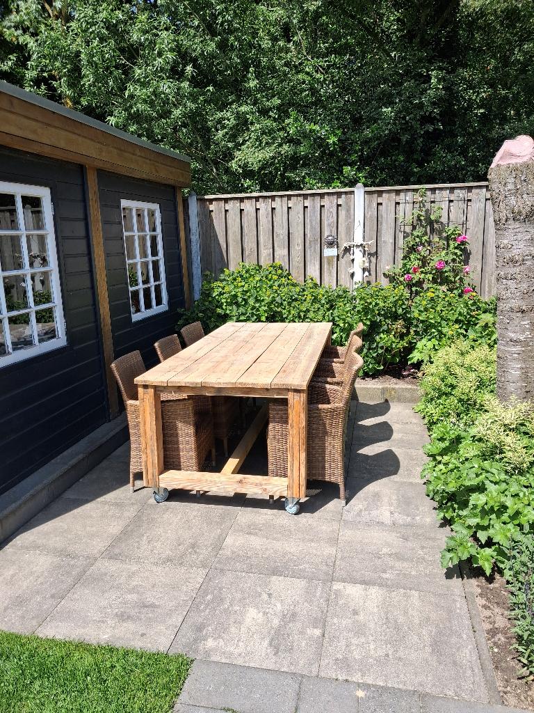 Houten tuintafel + zes stoelen met kussens., Tuin en Terras, Tuintafels, Ophalen, Gebruikt, Rechthoekig, Hout