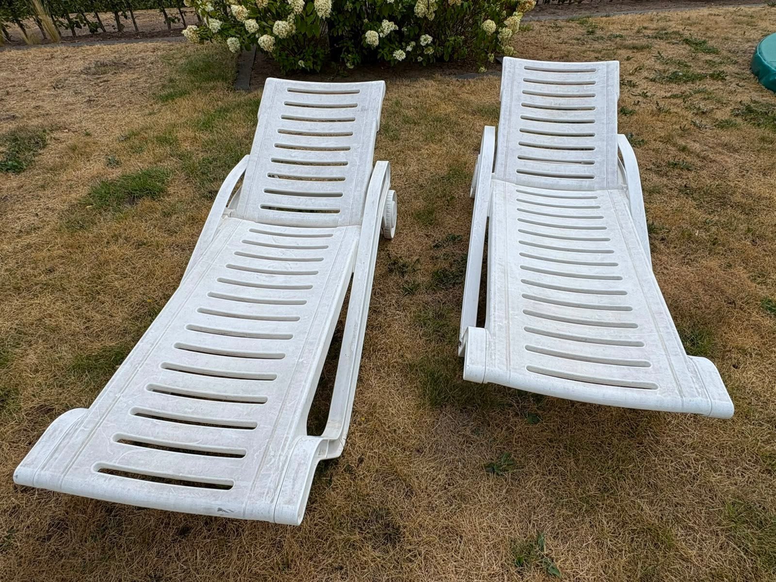 Te Koop: 2x ligbed voor in de tuin. Vinkel (Den Bosch), Tuin en Terras, Ophalen, Gebruikt, Kunststof, Verstelbaar
