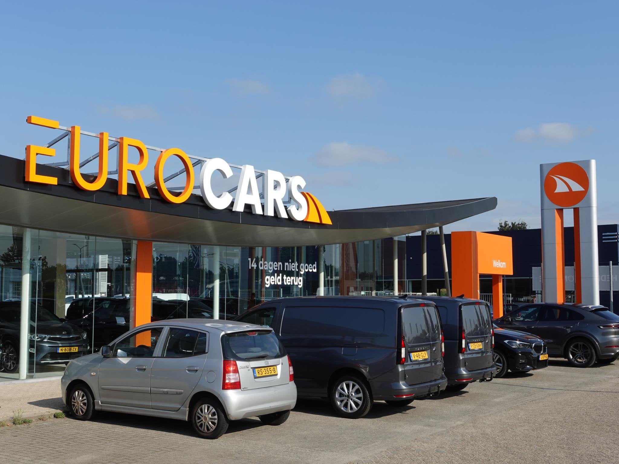 Peugeot e-2008 EV Allure 50 kWh Navigatie Apple Carplay Andr, Auto's, 136 pk, Gebruikt, Leder en Stof, Zwart
