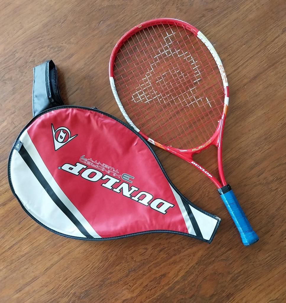 Dunlop Junior tennisracket met draaghoes - 23 inch, Ophalen of Verzenden, Gebruikt, Racket, Dunlop