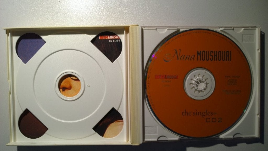 Nana Mouskouri - The Singles+, Ophalen of Verzenden, Zo goed als nieuw