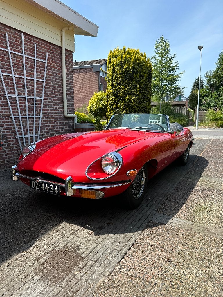 Jaguar E-Type 4.2 Cabriolet 1969 Series 2 Rood, Auto's, Oldtimers, Particulier, Jaguar, Benzine, Cabriolet, Handgeschakeld, Rood