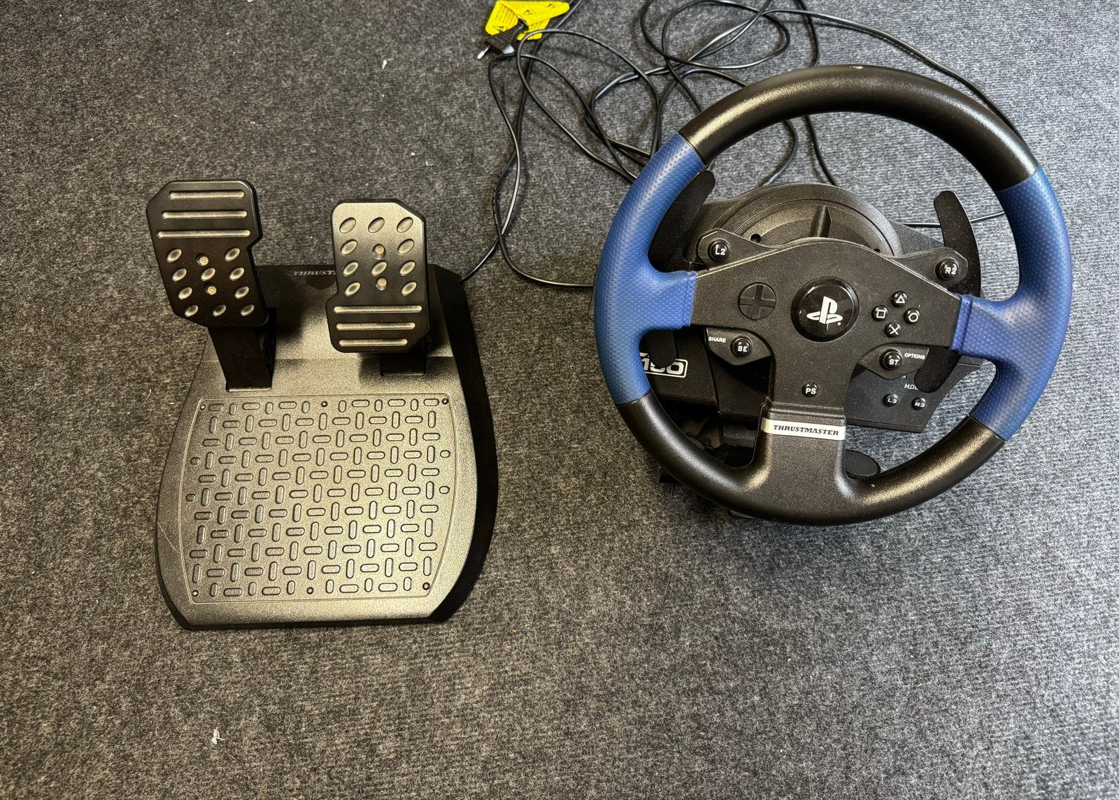 Thrustmaster T150 racestuur voor PC en PlayStation, Spelcomputers en Games, Spelcomputers | Overige Accessoires, Racestuur, Force feedback