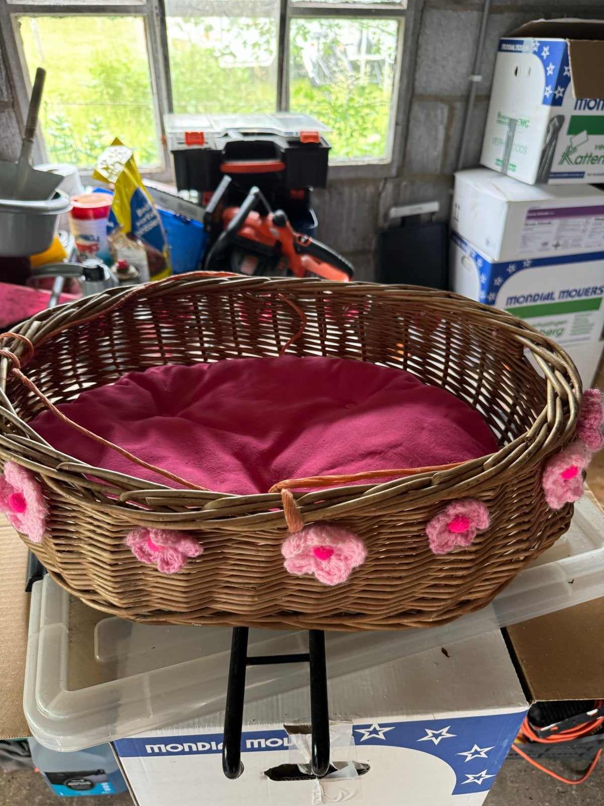 Mooie roze fietsmandje voor klein hondje, Ophalen of Verzenden, Zo goed als nieuw, Riet