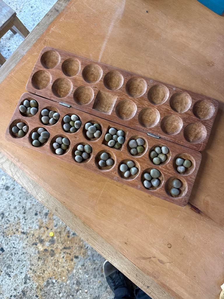 Mancala spel van hout met giraffe decoratie, Een of twee spelers, Ophalen of Verzenden, Gebruikt, Reisspel