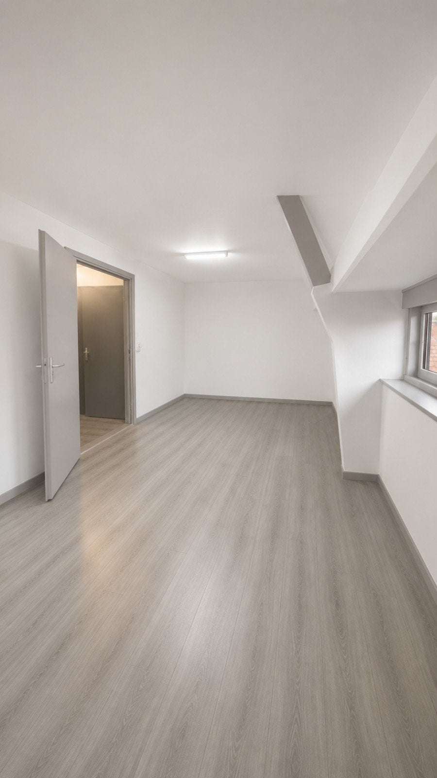 POKÓJ DO WYNAJĘCIA OD ZARAZ – CENTRUM HILVERSUM, Huizen en Kamers, Kamers te huur, 20 tot 35 m²