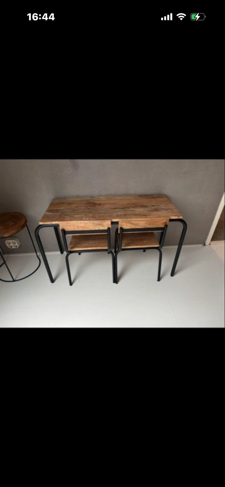 Kids depot stoeltjes en eettafel met metalen onderstel, Ophalen, Gebruikt