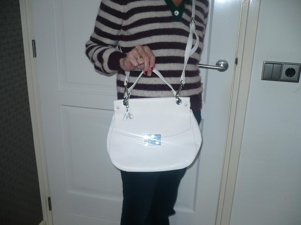 1 witte marc cain dames tas en 1 burkely bruin dames tas, Ophalen of Verzenden, Zo goed als nieuw, Bruin, Handtas