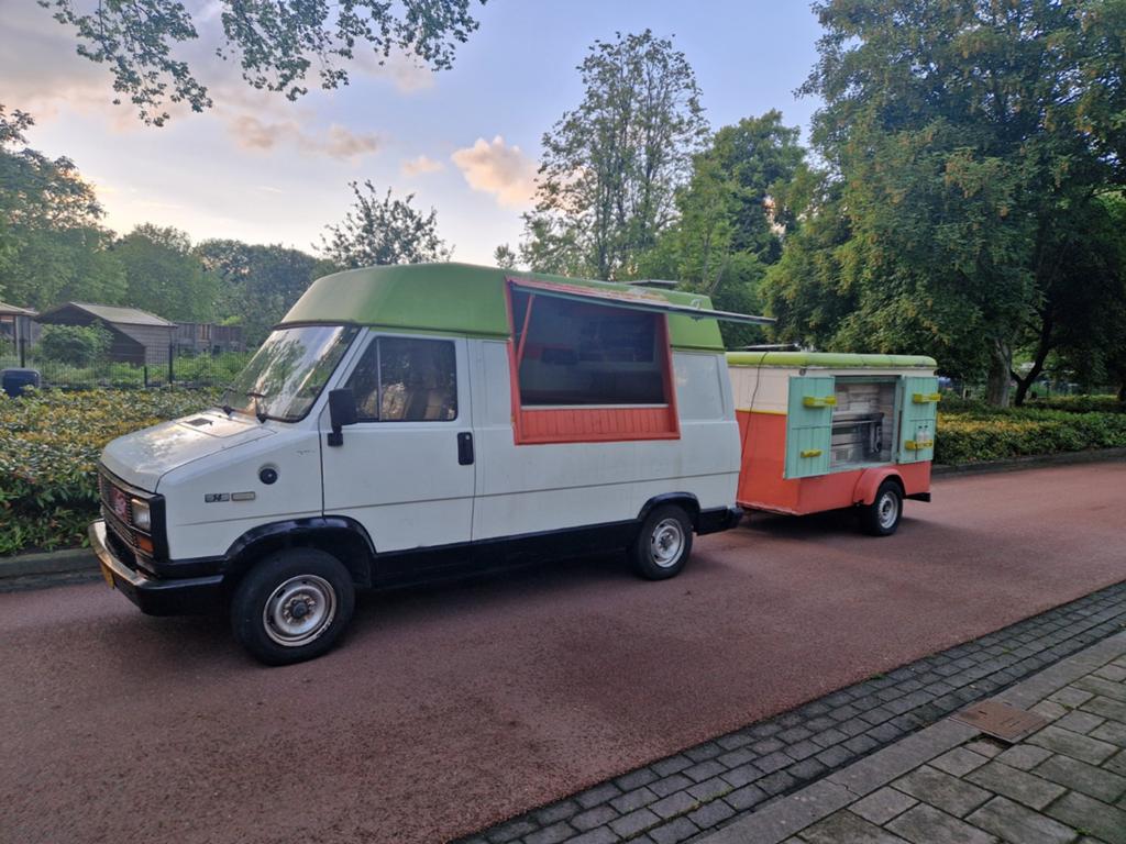Nostalgische fiat ducato oldtimer foodtruck, Eén persoon, Ticket of Toegangskaart